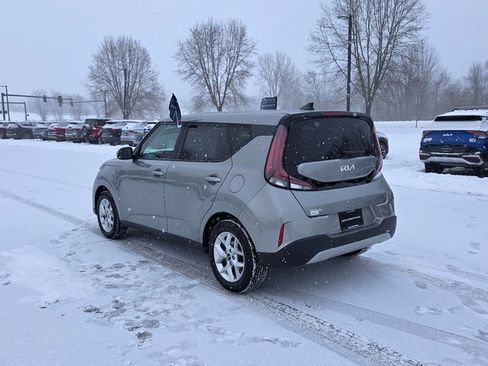 Certified 2023 Kia Soul LX w/ LX Technology Package image 6