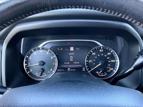 Used 2021 Nissan Titan SV w/ SV Convenience Package image 20