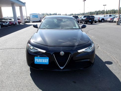 Used 2017 Alfa Romeo Giulia AWD w/ Cold Weather Package image 8
