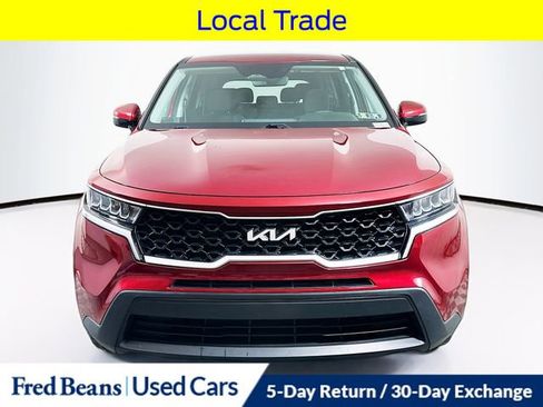 Used 2022 Kia Sorento LX image 2