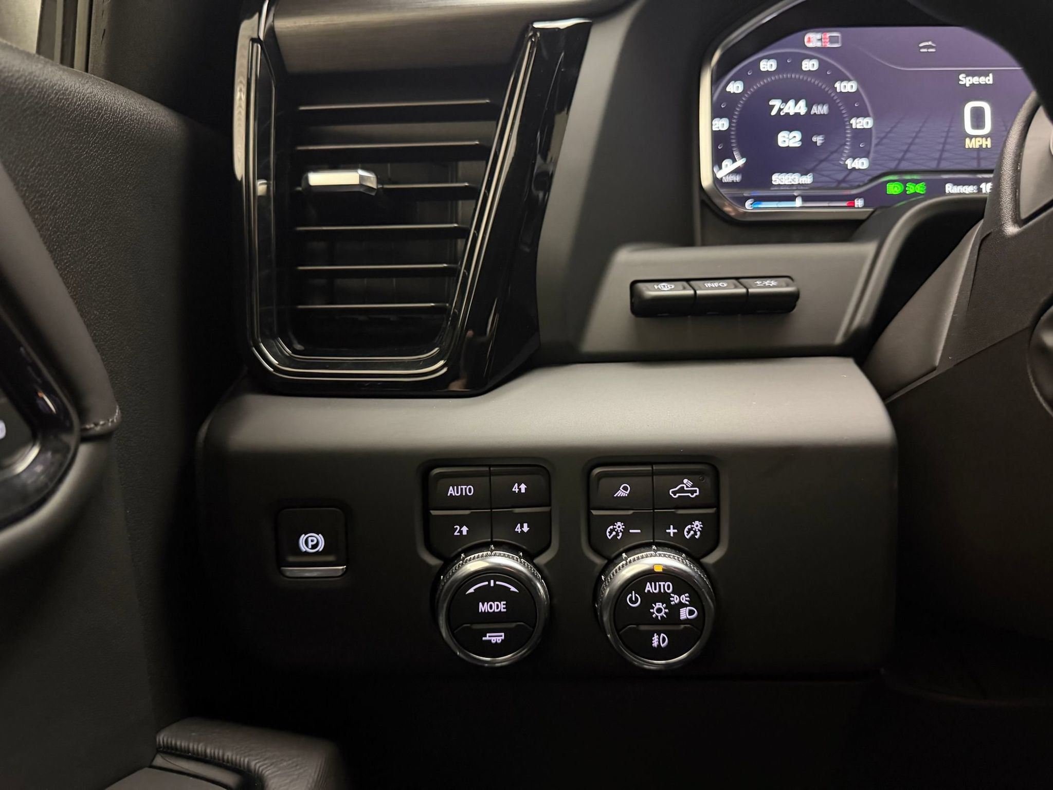 Used 2024 GMC Sierra 1500 AT4X w/ AT4X AEV Edition AWD/4WD image 33