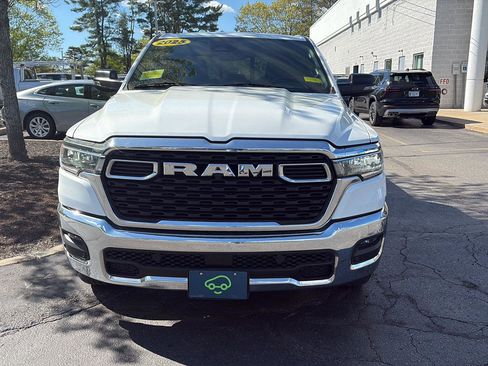 Used 2025 RAM 1500 Big Horn AWD/4WD image 3
