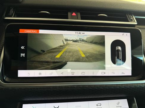 Used 2019 Land Rover Range Rover Velar S image 31