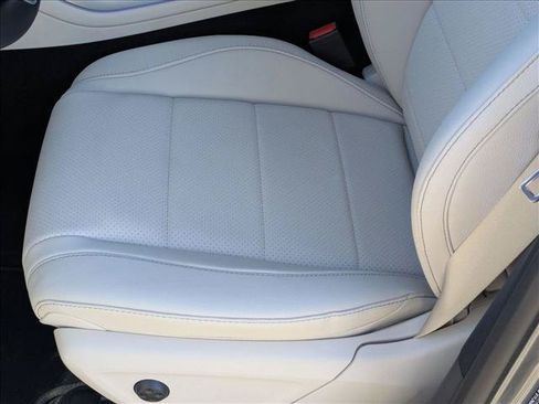 Used 2026 Mercedes-Benz GLE 350 4MATIC image 4