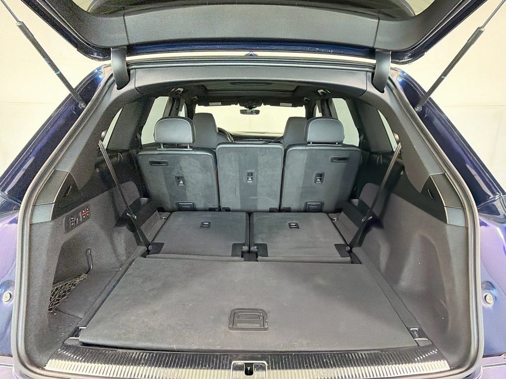 Used 2020 Audi SQ7 Premium Plus w/ Towing Package AWD/4WD image 28