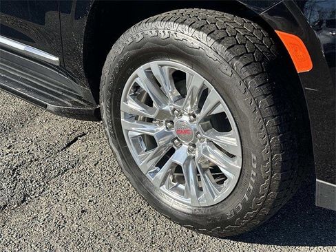 Used 2023 GMC Yukon Denali image 7