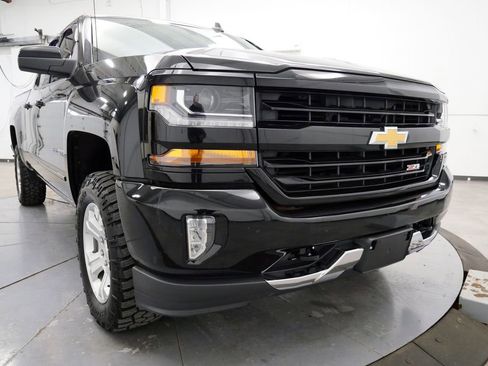 Used 2018 Chevrolet Silverado 1500 LT w/ All Star Edition image 36