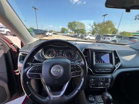 Used 2020 Jeep Cherokee Latitude Plus w/ Cold Weather Group AWD/4WD image 36