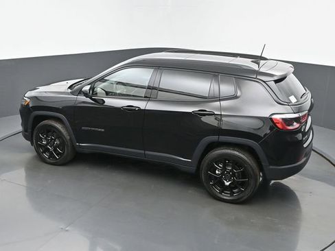 New 2025 Jeep Compass Latitude w/ Sun & Sound Group AWD/4WD image 40