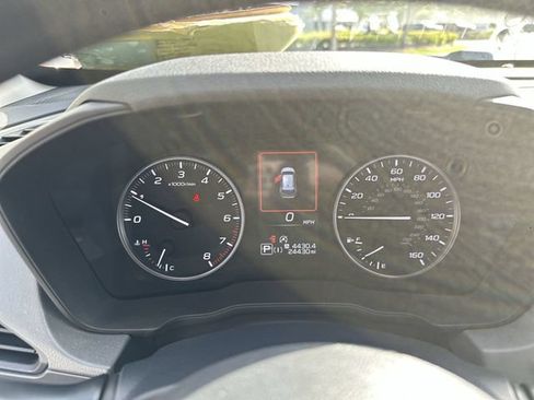 Certified 2024 Subaru Crosstrek 2.0i Premium AWD/4WD image 15