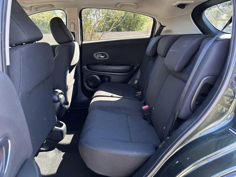 Used 2018 Honda HR-V EX image 17