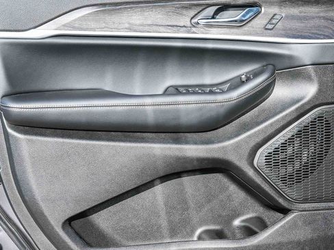 New 2025 Jeep Grand Cherokee Limited image 29