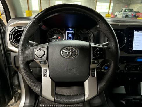 Certified 2023 Toyota Tacoma SR5 AWD/4WD image 18
