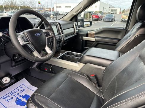Used 2018 Ford F250 Lariat w/ Lariat Value Package image 25