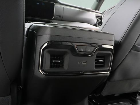 Used 2024 GMC Sierra 2500 AT4 w/ AT4 Premium Plus Package image 27