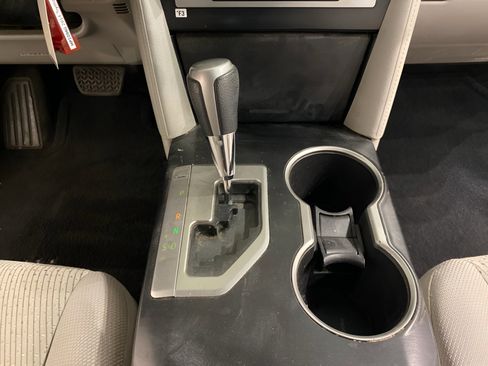 Used 2014 Toyota Camry LE image 16