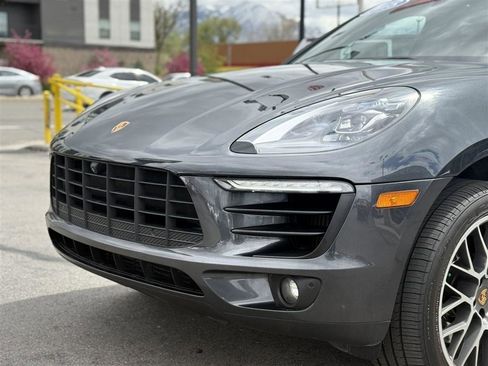 Used 2018 Porsche Macan S image 14