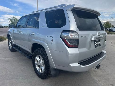 Used 2018 Toyota 4Runner SR5 AWD/4WD image 5