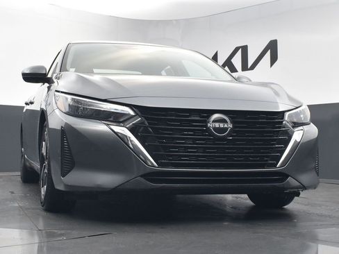 Used 2024 Nissan Sentra SV image 32