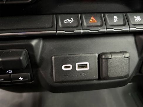 Used 2021 Chevrolet Silverado 1500 RST w/ Max Trailering Package image 34