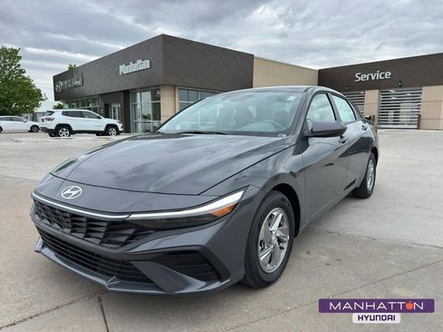 New 2026 Hyundai Elantra SE FWD image 1