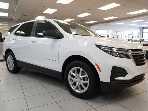 Used 2023 Chevrolet Equinox LS w/ LS Convenience Package image 14