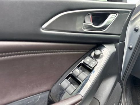 Used 2018 MAZDA MAZDA3 Grand Touring w/ Premium Equipment Package FWD image 10