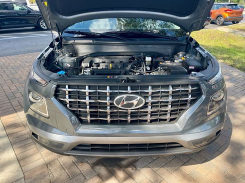 Used 2026 Hyundai Venue SEL FWD image 17
