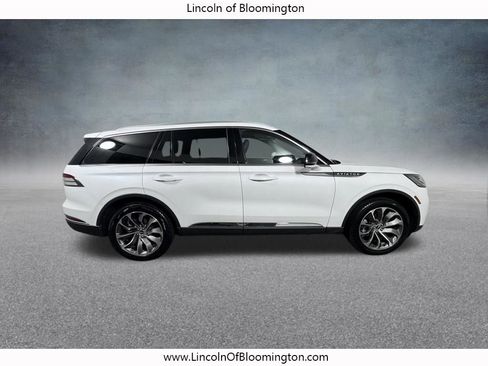 Certified 2025 Lincoln Aviator Reserve w/ Illumination Package AWD/4WD image 9