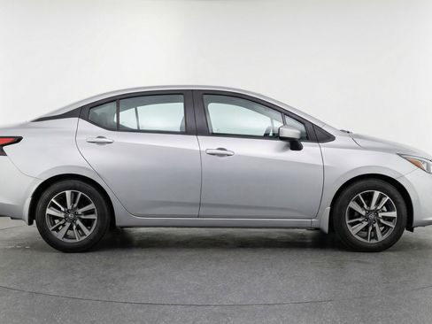 Used 2025 Nissan Versa SV FWD image 11