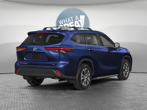 New 2026 Toyota Highlander XLE AWD/4WD image 2