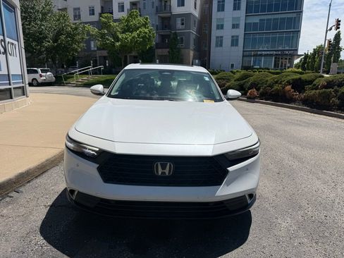 Used 2023 Honda Accord Touring image 8