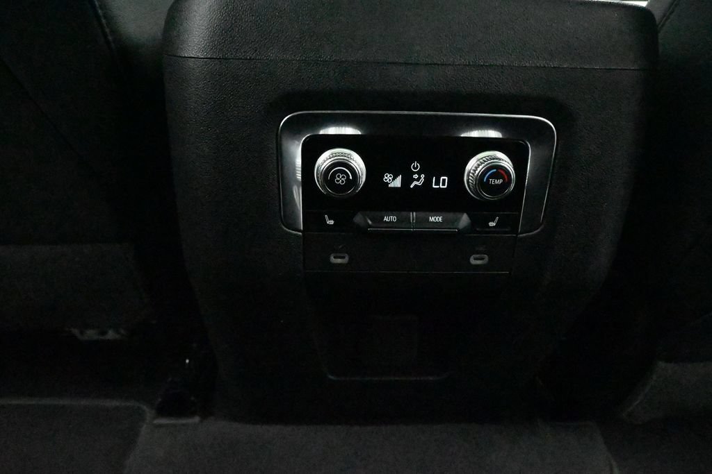Used 2023 GMC Yukon XL AT4 AWD/4WD image 21