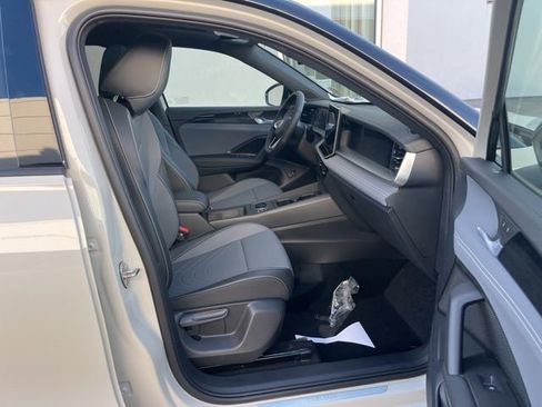 New 2026 Volkswagen Tiguan SE R-Line FWD image 27