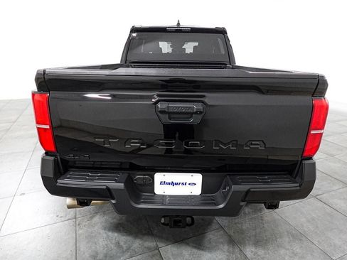 Used 2025 Toyota Tacoma TRD Sport image 5