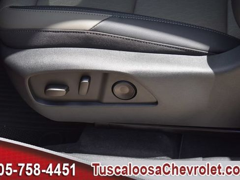 New 2026 Chevrolet Equinox LT w/ Convenience Package II FWD image 16
