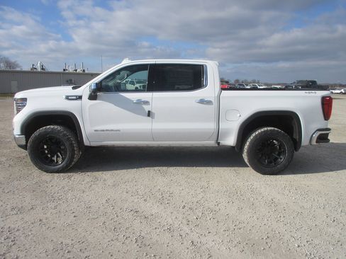 New 2026 GMC Sierra 1500 SLT w/ SLT Convenience Package image 9