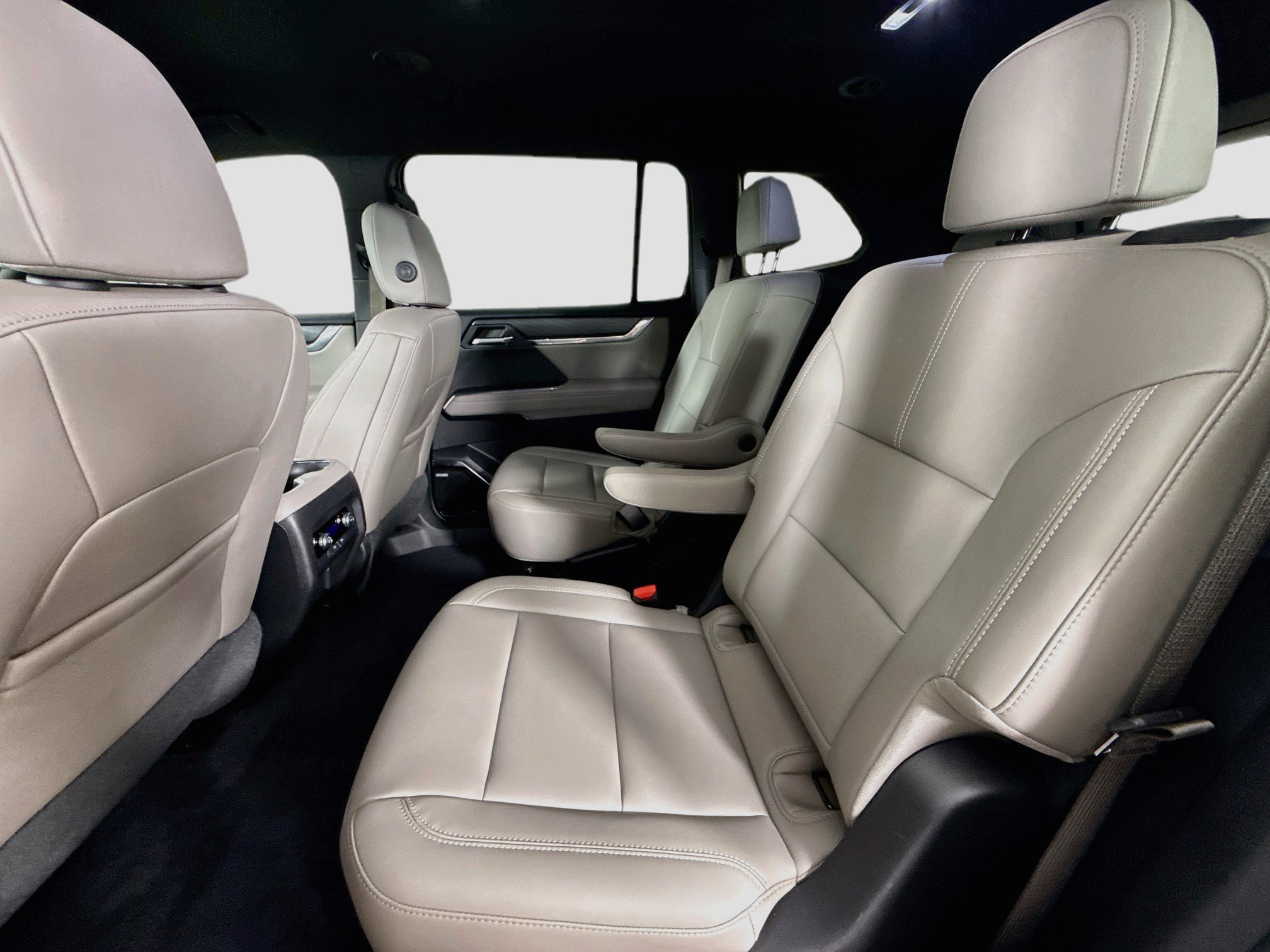 Used 2024 GMC Acadia Elevation w/ LPO, Floor Liner Package FWD image 26