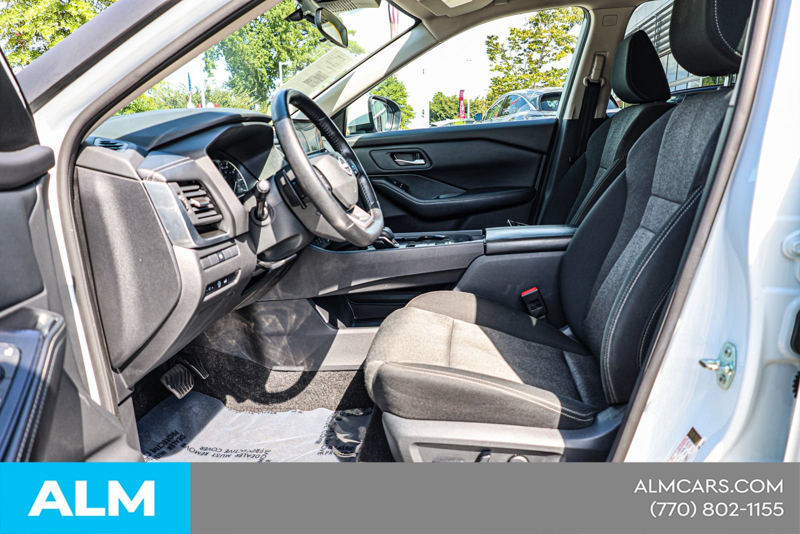 Used 2025 Nissan Rogue SV FWD image 17