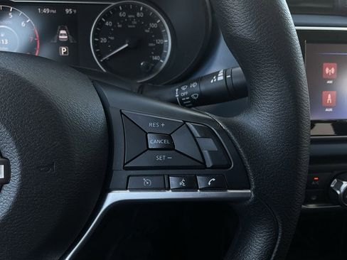 Used 2025 Nissan Versa SV FWD image 30