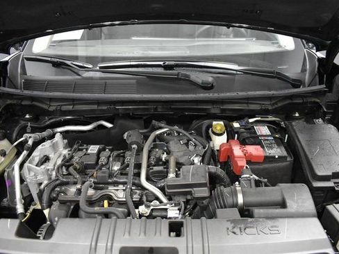 Certified 2025 Nissan Kicks SR image 31