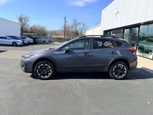 Used 2022 Subaru Crosstrek 2.0i Premium w/ Moonroof Package image 3