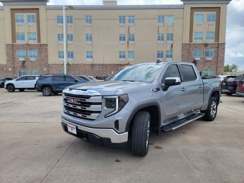 New 2026 GMC Sierra 1500 SLE RWD image 3