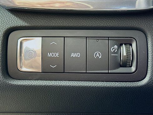 Used 2025 GMC Acadia Denali w/ Super Cruise Package AWD/4WD image 10