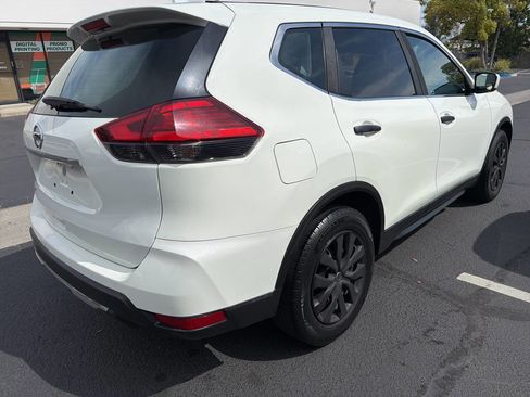 Used 2017 Nissan Rogue S FWD image 5