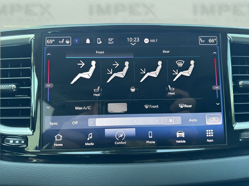 Used 2023 Chrysler Pacifica Touring-L FWD image 20