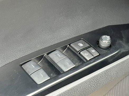 Used 2025 Toyota Camry LE w/ Convenience Package FWD image 18