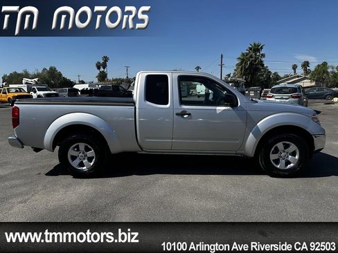 Used 2010 Nissan Frontier SE w/ SE Value Truck Pkg RWD image 18