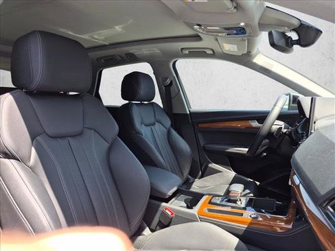 Certified 2023 Audi Q5 e Premium Plus w/ Premium Plus Package AWD/4WD image 23