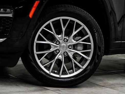 Used 2022 Jeep Grand Cherokee Summit image 3